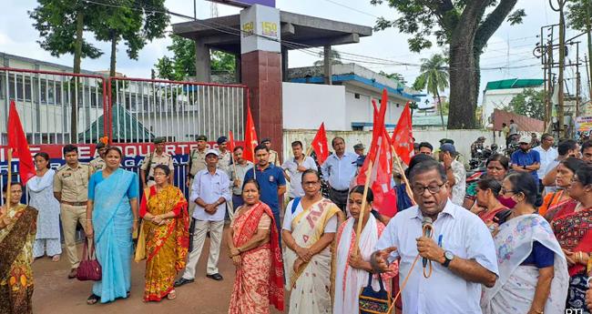 ത്രി​പു​ര​യി​ൽ പ​ഞ്ചാ​യ​ത്ത് തെ​ര​ഞ്ഞെ​ടു​പ്പി​ലെ സി​പി​എം സ്ഥാ​നാ​ർ​ഥി കൊ​ല്ല​പ്പെ​ട്ടു