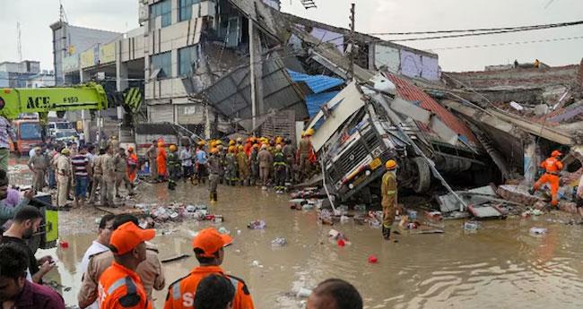 ല​ക്നോ​യി​ൽ കെ​ട്ടി​ടം ത​ക​ർ​ന്നു​വീ​ണ സം​ഭ​വം: മൂ​ന്നം​ഗ ക​മ്മി​റ്റി അ​ന്വേ​ഷി​ക്കും