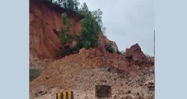 വീ​ര​മ​ല​ക്കു​ന്നി​ലെ മ​ണ്ണി​ടി​ച്ചി​ൽ; ദേ​ശീ​യ​പാ​ത അ​തോ​റി​റ്റി​യു​ടേ​ത് ഗു​രു​ത​ര വീ​ഴ്ച​യെ​ന്ന് റി​പ്പോ​ർ​ട്ട്