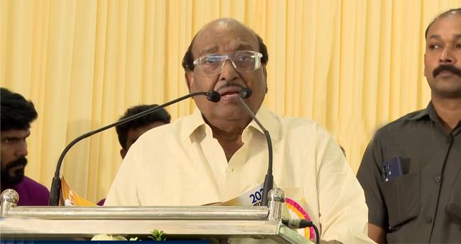 സ​തീ​ശ​ൻ അ​ഹ​ങ്കാ​ര​ത്തി​ന് കൈ​യും കാ​ലും വ​ച്ച നേ​താ​വ്: വെ​ള്ളാ​പ്പ​ള്ളി ന​ടേ​ശ​ൻ