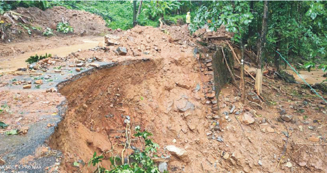 ആ​ധാ​ര​മി​ല്ല, ആ​ധാ​ര്‍​ കാ​ര്‍​ഡു​മി​ല്ല;  എ​ല്ലാം മ​ണ്ണി​ന​ടി​യി​ല്‍