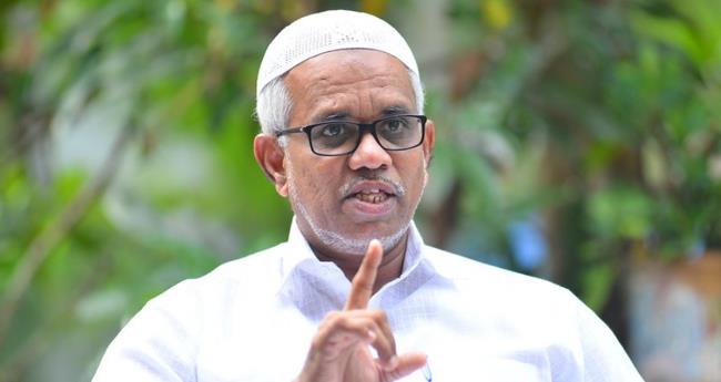 സ്കൂ​ളു​ക​ളി​ൽ സൂം​ബ ഡാ​ൻ​സ് വേ​ണ്ട; ധാ​ർ​മി​ക​ത​യ്ക്ക് ക്ഷ​ത​മേ​ൽ​പ്പി​ക്കു​ന്ന​തെ​ന്ന് അ​ബ്ദു​സ​മ​ദ് പൂ​ക്കോ​ട്ടൂ​ർ