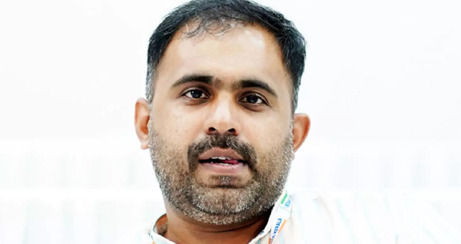 “പാ​ര്‍​ട്ടി പ​റ​ഞ്ഞ​പ്പോ​ള്‍ സ​മ​രം  ചെ​യ്തു, ജ​യി​ലി​ല്‍ പോ​യി”; അ​​​​തൃ​​​​പ്തി പ​​​​ര​​​​സ്യ​​​​മാ​​​​ക്കി അ​​​​ബി​​​​ന്‍ വ​​​​ര്‍​ക്കി