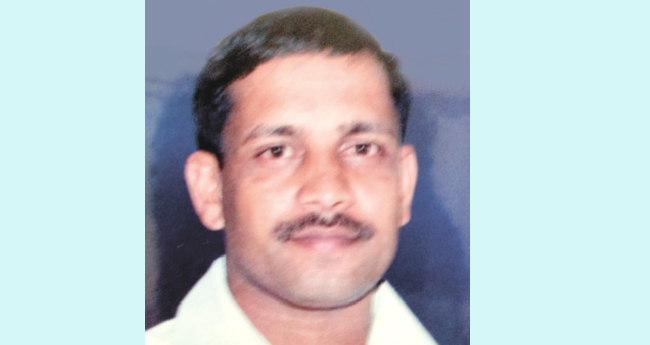 പു​​​ഴ​​​യി​​​ൽ തോ​ണി മ​റി​ഞ്ഞ്  മ​ത്സ്യ​ത്തൊ​ഴി​ലാ​ളി​യെ കാ​ണാ​താ​യി