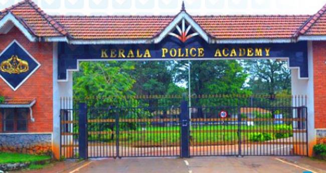 ലൈം​ഗി​കാ​തി​ക്ര​മം; പോ​ലീ​സ്  ഉ​ദ്യോ​ഗ​സ്ഥ​നെ സ​സ്‌​പെ​ൻ​ഡ് ചെ​യ്തു