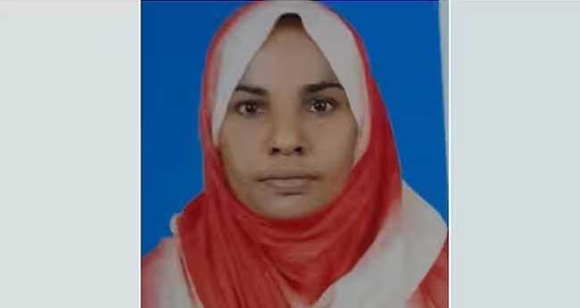 സ്കൂ​ട്ട​റി​ൽ​നി​ന്ന് തെ​റി​ച്ചു​വീ​ണ വീ​ട്ട​മ്മ​യു​ടെ ശ​രീ​ര​ത്തി​ൽ ലോ​റി ക​യ​റി മ​രി​ച്ചു