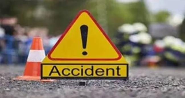സ്കൂ​ൾ ബ​സ് ക​നാ​ലി​ലേ​ക്ക് മ​റി​ഞ്ഞു; ഇ​രു​പ​ത് വി​ദ്യാ​ർ​ഥി​ക​ൾ​ക്ക് പ​രി​ക്ക്