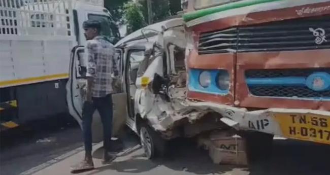 ആ​റു വാ​ഹ​ന​ങ്ങ​ൾ കൂ​ട്ടി​യി​ടി​ച്ചു;15 പേ​ർ​ക്ക് പ​രി​ക്ക്