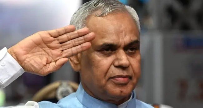 ആചാര്യ ദേവ്‌രഥ് മഹാരാഷ്‌ട്ര ഗവർണറായി ചുമതലയേറ്റു