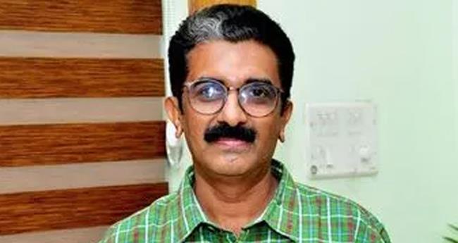 എ​ഡി​എ​മ്മി​ന്‍റെ മ​ര​ണം ചോ​ദ്യ​പേ​പ്പ​റി​ൽ; അ​ധ്യാ​പ​ക​നെ പു​റ​ത്താ​ക്കി