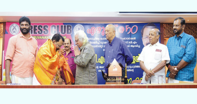 സി​നി​മ​ക്കാ​ർ തെ​റ്റു​ക​ൾ ചൂ​ണ്ടി​ക്കാ​ട്ടു​ന്നി​ല്ലെന്ന് അ​ടൂ​ർ ഗോ​പാ​ല​കൃ​ഷ്ണ​ൻ