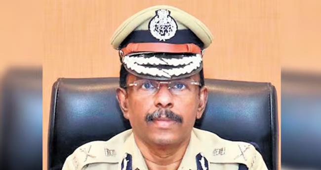 അ​ജി​ത് കു​മാ​ർ പു​റ​ത്തേ​ക്ക്; ശ​ബ​രി​മ​ല അ​വ​ലോ​ക​ന യോ​ഗ​ത്തി​ൽ എ​ഡി​ജി​പി​യെ പ​ങ്കെ​ടു​പ്പി​ച്ചി​ല്ല