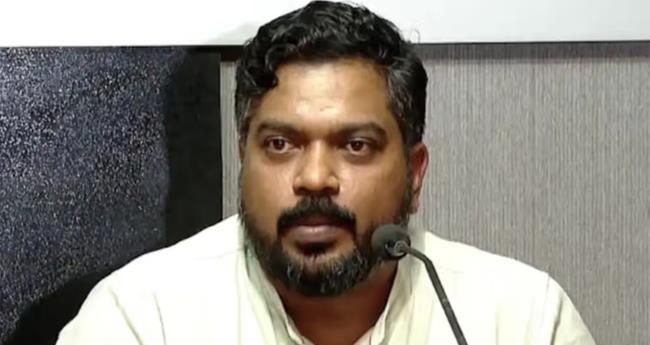 കോ​ണ്‍​ഗ്ര​സി​ൽ ഉ​ള്ള​പ്പോ​ഴും ത​നി​ക്ക് ഇ​ട​തു​പ​ക്ഷ മ​ന​സ്; ഡി​വൈ​എ​ഫ്‌​ഐ​യി​ല്‍ ചേ​ര്‍​ന്നാ​ലും ഉ​മ്മ​ന്‍​ചാ​ണ്ടി ഹൃ​ദ​യ​ത്തി​ല്‍ ഉ​ണ്ടാ​വു​മെ​ന്ന് ഷാ​നി​ബ്