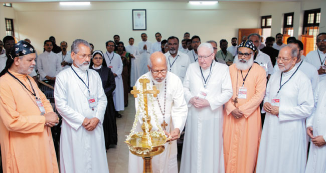 സം​വാ​ദ​​വും ഐ​ക്യ​വും കാ​ല​ഘ​ട്ട​ത്തി​ന്‍റെ  ആ​വ​ശ്യം: ക​ർ​ദി​നാ​ൾ മാർ ആ​ല​ഞ്ചേ​രി