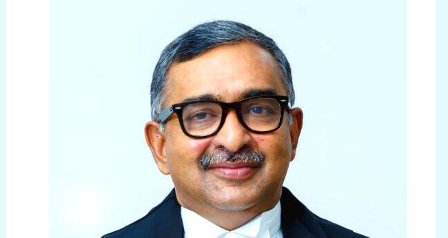 മ​നു​ഷ്യാ​വ​കാ​ശ ക​മ്മീ​ഷ​ൻ ചെ​യ​ർ​മാ​ൻ: ജ​സ്റ്റീ​സ് അ​ല​ക്സാ​ണ്ട​ർ തോ​മ​സി​ന്‍റെ  ഫ​യ​ൽ ഗ​വ​ർ​ണ​റു​ടെ മു​ന്നി​ലേ​ക്ക്