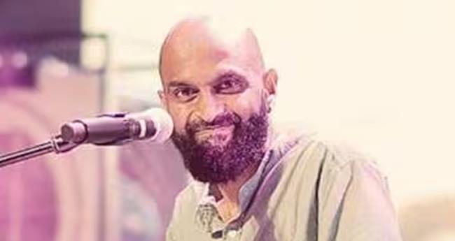 ഉ​ത്സ​വ​ത്തി​നി​ടെ വീണ്ടും വി​പ്ല​വ​ഗാ​നം; ഗാ​യ​ക​ൻ അ​ലോ​ഷി​ക്കെ​തി​രെ പ​രാ​തി ന​ൽ​കി