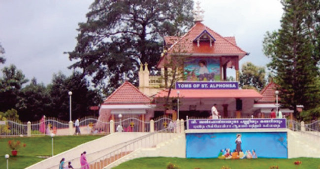 ഭ​ര​ണ​ങ്ങാ​ന​ത്ത് ആ​ത്മീ​യ ആ​ഘോ​ഷ​ങ്ങ​ളോ​ടെ വി​ശു​ദ്ധ അ​ൽ​ഫോ​ൻ​സാ​മ്മ​യു​ടെ തി​രു​നാ​ൾ
