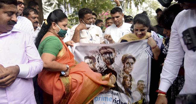 ‘താ​​​ണ്ഡ​​​വ്’  വെ​​​ബ്സീ​​​രി​​​സി​​​നെ​​​തി​​​രേ യുപിയിൽ കേസ്