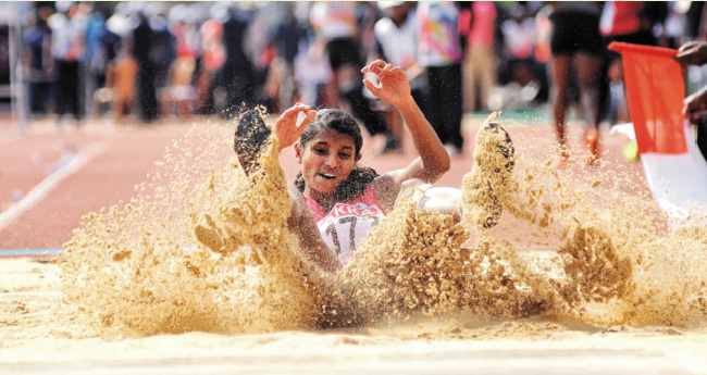 ആ​ദ്യ​ദി​നം പി​റ​ന്ന​ത് മൂ​ന്നു റി​ക്കാ​ർ​ഡു​ക​ൾ