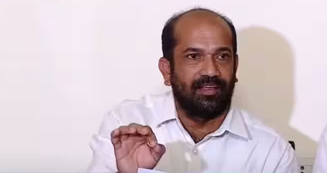 ക​ള്ള​പ്പ​ണം സി​പി​എം വി​ത​ര​ണം ചെ​യ്യാ​ൻ  കൊ​ണ്ടു​വ​ന്ന​തെ​ന്ന് അ​നി​ൽ അ​ക്ക​ര