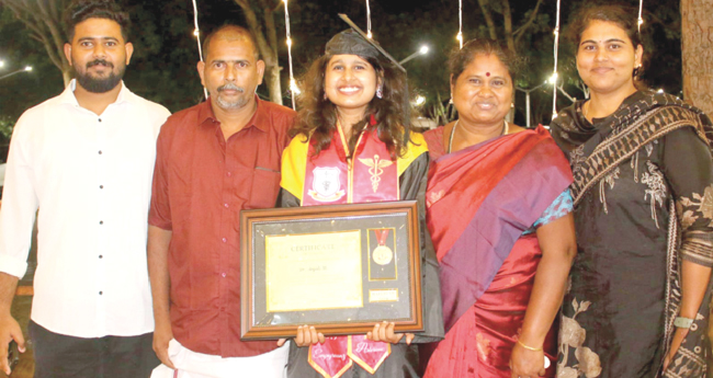 അഞ്ജലിയുടെ നേട്ടത്തിന് പത്തരമാറ്റ് തിളക്കം