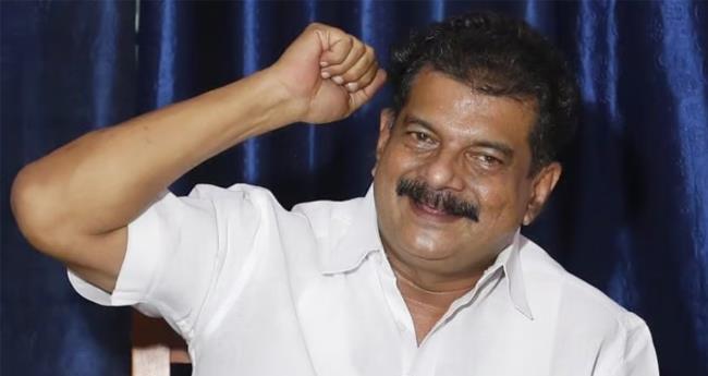 നി​ല​പാ​ട് വ്യ​ക്ത​മാ​ക്കി​ല്ല: കെ.​സി.​വോ​ണു​ഗോ​പാ​ലി​നെ സ​തീ​ശ​ൻ ഭീ​ഷ​ണി​പ്പെ​ടു​ത്തു​ന്നു; ആ​ഞ്ഞ​ടി​ച്ച് അ​ൻ​വ​ർ