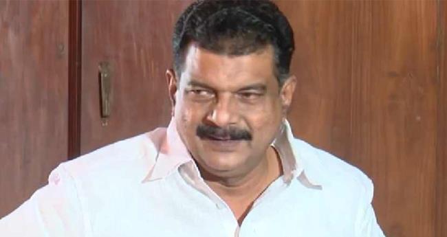 ഷൗ​ക്ക​ത്തി​ന്‍റെ സ്ഥാ​നാ​ർ​ത്ഥി​ത്വം; അ​ൻ​വ​ർ ഇ​ട​യു​ന്നു