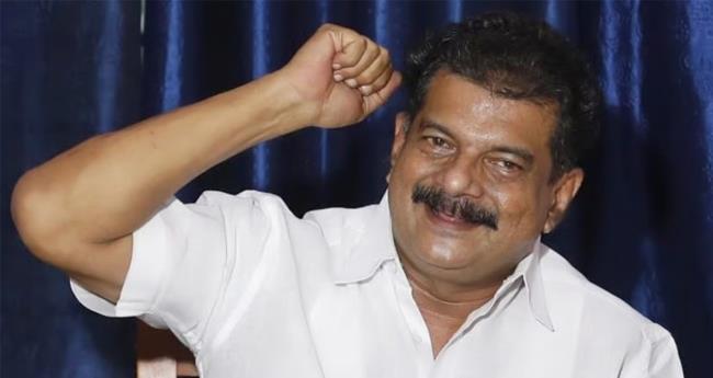 അ​ൻ​വ​ർ പി​ൻ​മാ​റി​യി​ല്ല; ക​ത്രി​ക ചി​ഹ്ന​ത്തി​ൽ മ​ത്സ​രി​ക്കും