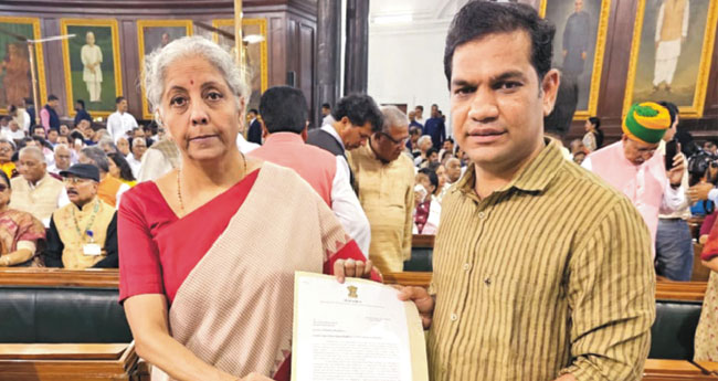 26 വാ​യ്പാ ആ​പ്പു​ക​ൾ നി​രോ​ധിച്ചു:​ കേ​ന്ദ്ര​മ​ന്ത്രി
