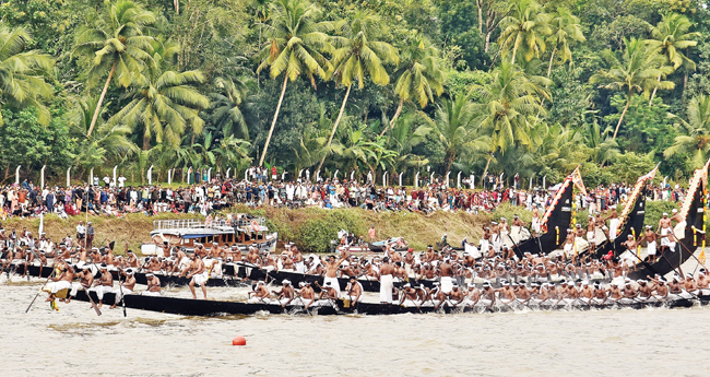 ആറന്മുള ഉത്തൃട്ടാതി ജലോത്സവം: മേലുകരയ്ക്കും കോറ്റാത്തൂരിനും മന്നം ട്രോഫി