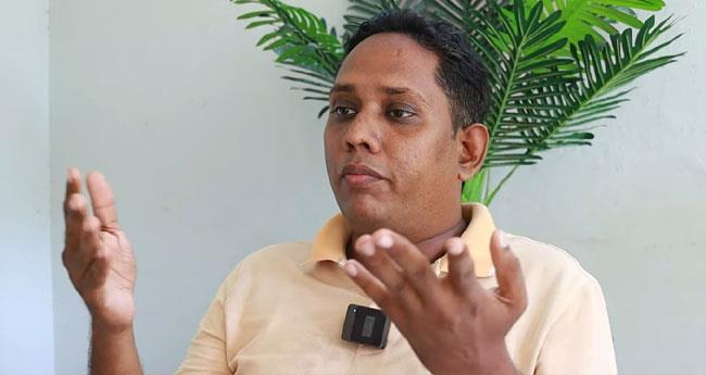 അ​ശ്ലീ​ല പ​രാ​മ​ര്‍​ശം; സ​ന്തോ​ഷ് വ​ർ​ക്കി​ക്കെ​തി​രേ ഭാ​ഗ്യ​ല​ക്ഷ്മി​യും കു​ക്കു പ​ര​മേ​ശ്വ​ര​നും പ​രാ​തി ന​ൽ​കി