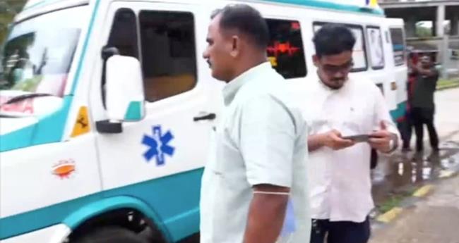 അ​ർ​ജു​ന്‍റെ മൃ​ത​ദേ​ഹം ബ​ന്ധു​ക്ക​ൾ​ക്ക് വി​ട്ടു ന​ൽ​കി; ആം​ബു​ല​ൻ​സ് പു​റ​പ്പെ​ട്ടു