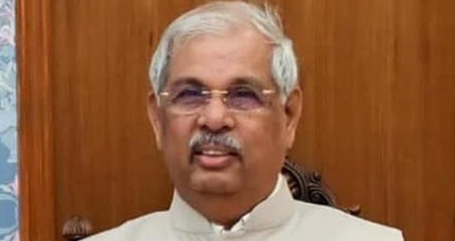 രാ​ജ്ഭ​വ​നു​മാ​യു​ള്ള ഭി​ന്ന​ത പ​രി​ഹ​രി​ക്കു​ന്നു; ഗ​വ​ർ​ണ​റു​മാ​യി മ​ന്ത്രി​മാ​ർ കൂ​ടി​ക്കാ​ഴ്ച ന​ട​ത്തി