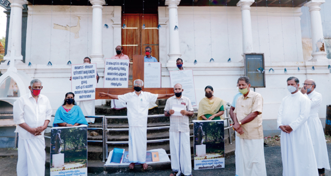 അ​ർ​ണോ​സ് പാതിരിയുടെ പ്ര​തി​മ @ 25  സ​ർ​ക്കാ​ർ സ്ഥാ​പി​ച്ചി​ല്ല; സ​മ​രം കു​രി​ശി​ലേ​റി