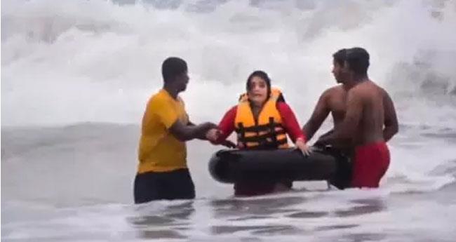 ഗാം​ഗു​ലി​യു​ടെ സ​ഹോ​ദ​ര​നും ഭാ​ര്യ​യും സ​ഞ്ച​രി​ച്ച ബോ​ട്ട് ക​ട​ലി​ൽ മ​റി​ഞ്ഞു, അ​ദ്ഭു​ക​ര​മാ​യ ര​ക്ഷ​പ്പെ​ട​ൽ