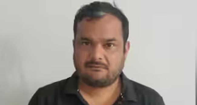 നീ​റ്റ് ചോ​ദ്യ​പേ​പ്പ​ർ ചോ​ർ​ച്ച :  മു​ഖ്യ​സൂ​ത്ര​ധാ​ര​ൻ അ​റ​സ്റ്റി​ൽ