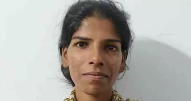 അ​മ്മ​യെ ദേ​ഹോ​പ​ദ്ര​വം ഏ​ല്‍​പ്പി​ച്ച​യാ​ളു​ടെ വീ​ട്ടി​ല്‍ ക​യ​റി സ്‌​കൂ​ട്ട​ര്‍ ക​ത്തി​ച്ചു; യു​വ​തി അ​റ​സ്റ്റി​ൽ