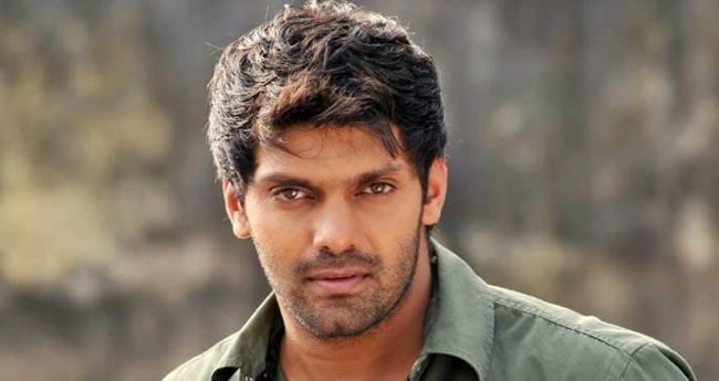ന​ട​ൻ ആ​ര്യ​യു​ടെ വീ​ട്ടി​ലും ഹോ​ട്ട​ലു​ക​ളി​ലും ആ​ദാ​യ നി​കു​തി വ​കു​പ്പി​ന്‍റെ റെ​യ്ഡ്