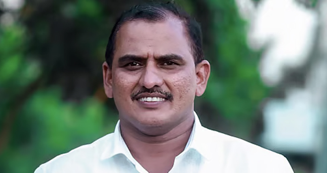 എ.​കെ.​എം.​ അ​ഷ്റ​ഫ് എം​എ​ല്‍​എയുടെ തടവുശിക്ഷ മൂ​ന്നു​ മാ​സമായി കുറച്ചു