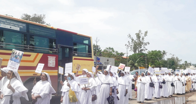 പ്രതിഷേധ റാലിയുമായി എ​എ​സ്എം​ഐ  സന്യാസിനീ സഭാംഗങ്ങൾ