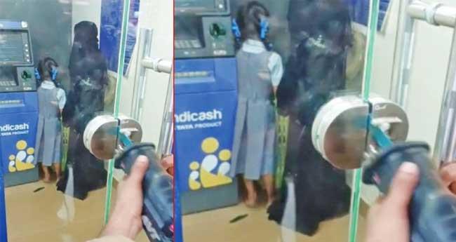 എ​ടി​എം കൗ​ണ്ട​റി​ൽ കു​ടു​ങ്ങി യു​വ​തി​യും മ​ക​ളും; ര​ക്ഷ​ക​രാ​യി അ​ഗ്നി​ര​ക്ഷാ​സേ​ന