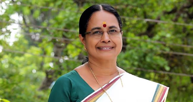 അ​ന്വേ​ഷ​ണം ന​ട​ത്തി​യ​തി​ന് ശേ​ഷ​മാ​യി​രു​ന്നു ന​ട​പ​ടി സ്വീ​ക​രി​ക്കേ​ണ്ടി​യി​രു​ന്ന​ത്; രാ​ഹു​ലി​നെ ത​ള്ളാ​തെ ആ​യി​ഷ പോ​റ്റി