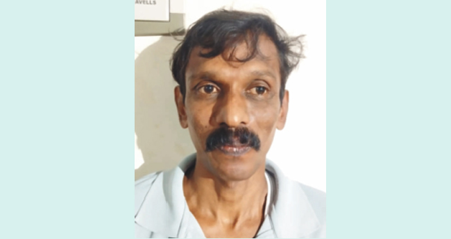 മകന്‍റെ കുത്തേറ്റ്  മാതാപിതാക്കൾ  മരിച്ചു
