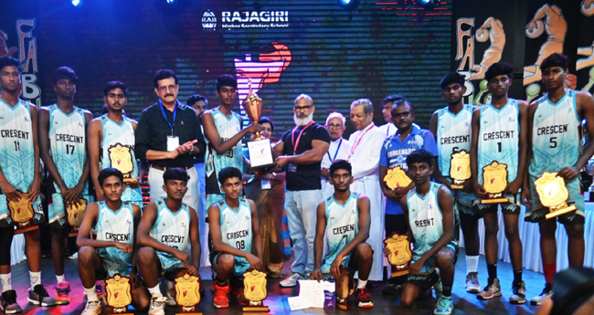 ബാ​സ്ക​റ്റ്ബോ​ൾ : പ്രോവി​ഡ​ൻ​സും ക്രെ​സ​ന്‍റ്  എ​ച്ച്എ​സ്എ​സും ജേ​താ​ക്ക​ൾ