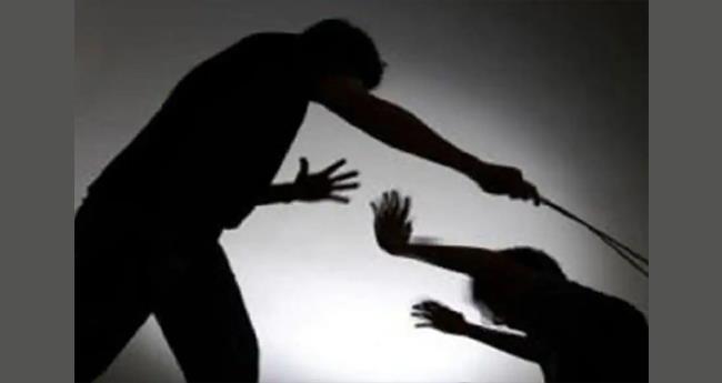 അ​ധ്യാ​പ​ക​ന്‍റെ മ​ർ​ദ​ന​ത്തി​ൽ വി​ദ്യാ​ർ​ഥി​യു​ടെ ത​ല​യോ​ട്ടി​ക്ക് ക്ഷ​തം