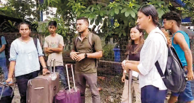 ബംഗ്ലാദേശിൽ സംവരണവിരുദ്ധ സമരം കടുത്തു; കർഫ്യൂ പ്രഖ്യാപിച്ചു, പട്ടാളമിറങ്ങി
