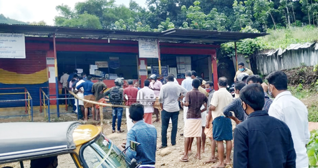 മ​ദ്യ​​ശാ​ല​യു​ടെ സ​മീ​പ​ത്തുകൂ​ടി സ്ത്രീ​ക​ള്‍​ക്കു പോ​കാ​നാ​വാ​ത്ത സ്ഥി​തി​യെന്നു ഹൈ​ക്കോ​ട​തി