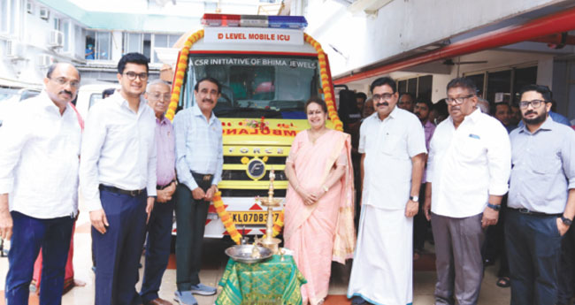 ഭീ​മ ജു​വ​ല്‍​സ്  ആം​ബു​ല​ന്‍​സ് ന​ല്‍​കി