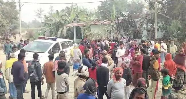സ്വ​ത്ത് ത​ർ​ക്കം; യു​വാ​വി​നെ സ​ഹോ​ദ​ര​നും ഭാ​ര്യ​യും ജീ​വ​നോ​ടെ ക​ത്തി​ച്ചു കൊ​ന്നു