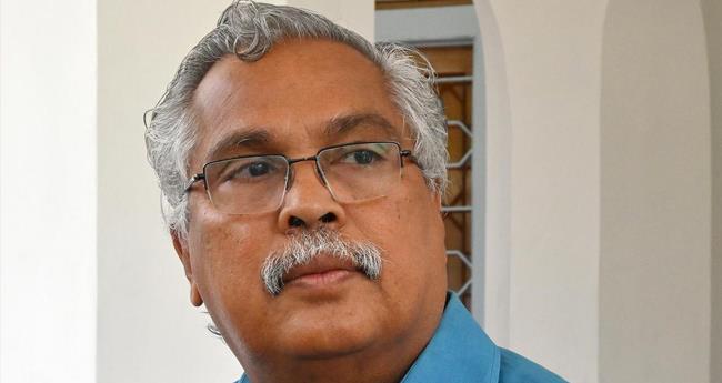 കോ​ണ്‍​ഗ്ര​സും ബി​ജെ​പി​യും ജ​ന​ഹി​ത​ത്തെ പ​ണ​ഹി​തം ആ​ക്കു​ന്നു: ബി​നോ​യ് വി​ശ്വം.